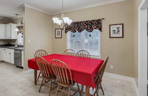 Chester House | Perfect for Extended Stays! Pets Welcome!