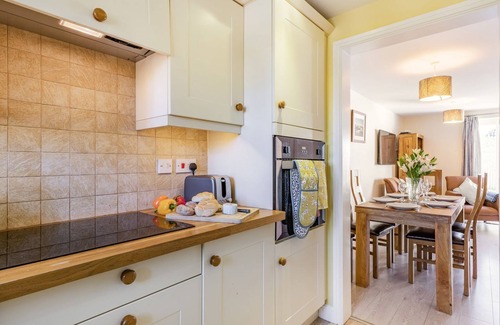 Winterton-on-Sea Cottage | Perfect for families and couples alike, with a short walk to the lovely sandy beach.