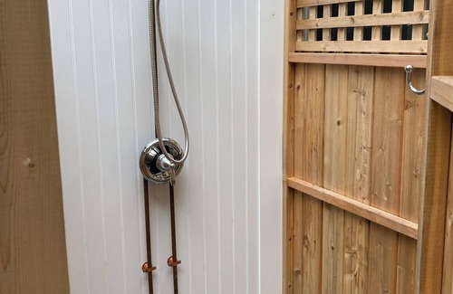 Brewster Cottage | Perfect for Fall Getaway! Fully-Appointed Cape Retreat, Short Walk to Beach