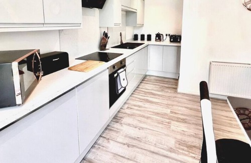 Pier Head House | Perfect For Families | Sky Tv | Monthly Stays