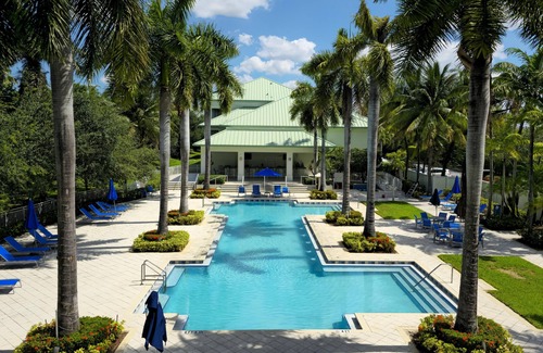 Doral Condo | Perfect for Families, LARGE Studio, Pool & Parking
