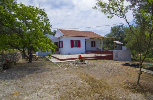 Lakka Villa | Perfect for families or couples looking for privacy
