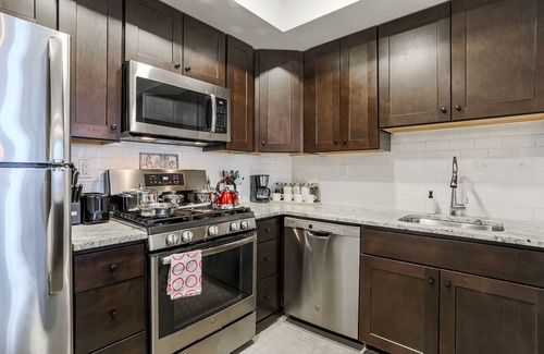 Stamford Apartment | Perfect for Families| Sunny, Spacious and Modern