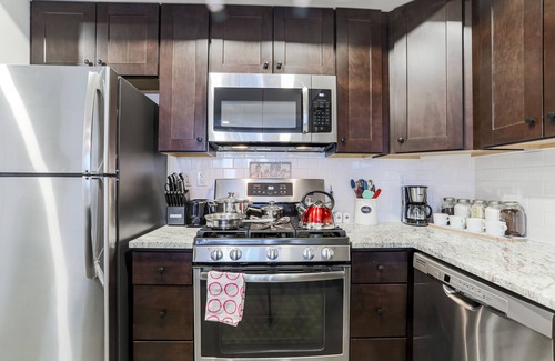 Stamford Apartment | Perfect for Families| Sunny, Spacious and Modern
