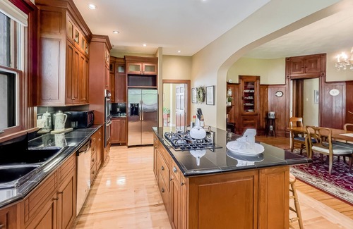 Lake Mills Apartment | Perfect for Families! Fully furnished with Chef's Kitchen