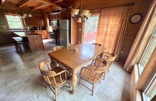 Mount Ida House | Perfect for family and friends to relax, connect, and explore.