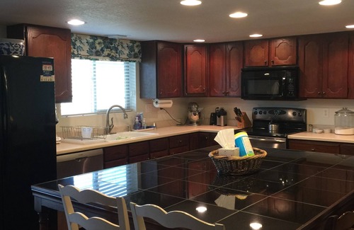 Kanab House | Perfect for Family and Friend Events. Revised Policy, No Pets.