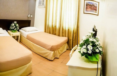 Balibago Hotel | Perfect for Family Vacation & Business trip. walking distance to Shopping malls