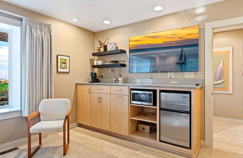 Egg Harbor House | Perfect for Groups! Door County Waterfront Retreat + Sauna