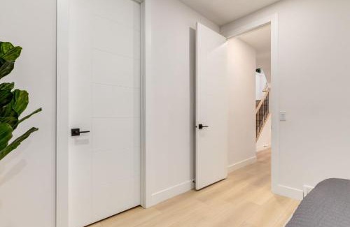 Rosscarrock House | Perfect for Long Stays Free Parking Pets Allowed