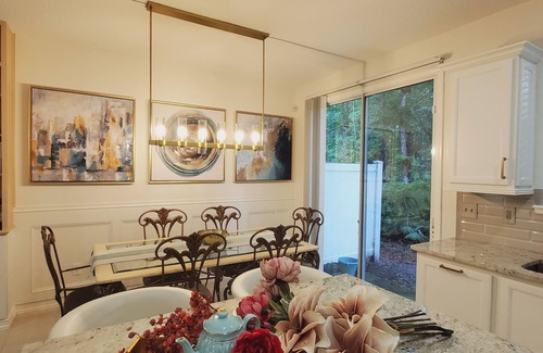 Northside House | Perfect for Monthly Stays Townhome 5 Min to Jax International Airport
