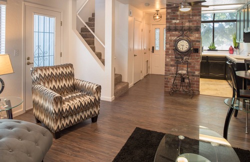 Sparks Condo | Perfect for TRAVEL NURSES and TESLA work 2 bed, single Garage