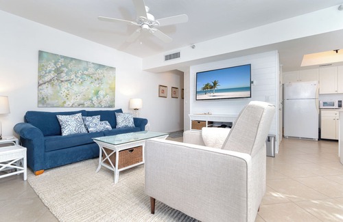 Palm Island Villa | Perfect for two! This Pretty villa with an Awesome View of the Gulf! A3411B