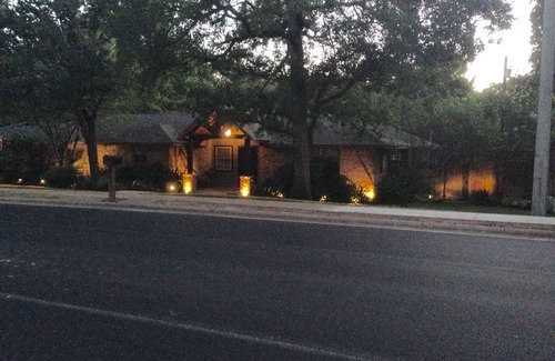 Raintree Apartment | Perfect for work or fun! 1 NIGHT RENTAL AVAILABLE!