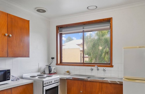 Port Fairy House | Perfect for your beach holiday, you are only a stone's throw to the Port Fairy East Beach
