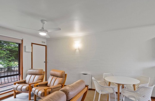 Port Fairy House | Perfect for your beach holiday, you are only a stone's throw to the Port Fairy East Beach