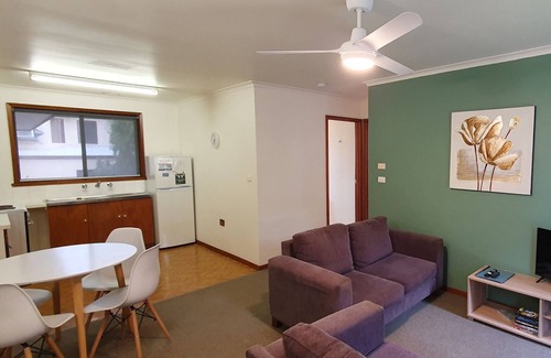 Port Fairy House | Perfect for your beach holiday, you are only a stone's throw to the Port Fairy East Beach