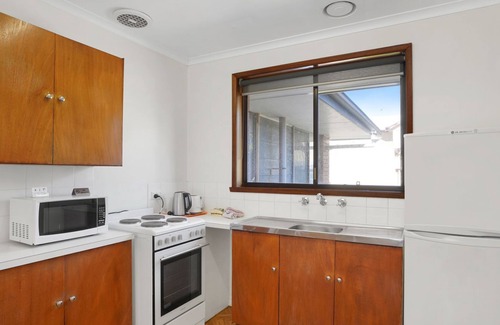 Port Fairy House | Perfect for your beach holiday, you are only a stone's throw to the Port Fairy East Beach