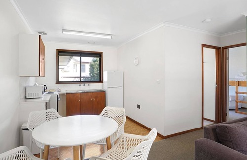 Port Fairy House | Perfect for your beach holiday, you are only a stone's throw to the Port Fairy East Beach