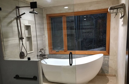 Grand View Highlands House | Perfect for your Summer getaway!