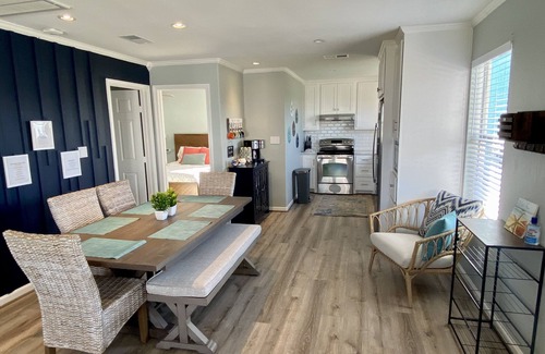 Galveston House | Perfect Friend and Family Beach House with Oceanview - 1 min walk to the beach!