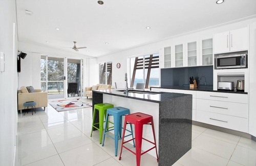 Mackay Harbour House | Perfect Getaway with beach views!