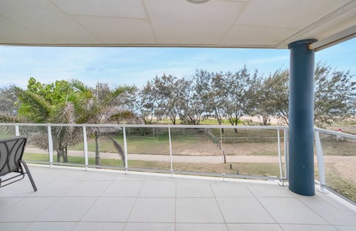 Mackay Harbour House | Perfect Getaway with beach views!