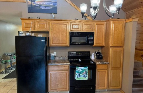 Garrison Cabin | Perfect Getaway – Beautiful Cabin on Golf Course