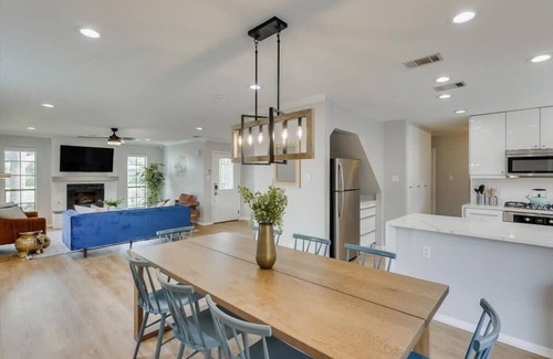 Plano House | Perfect Getaway Home w 5 Bedrooms & Backyard Oasis