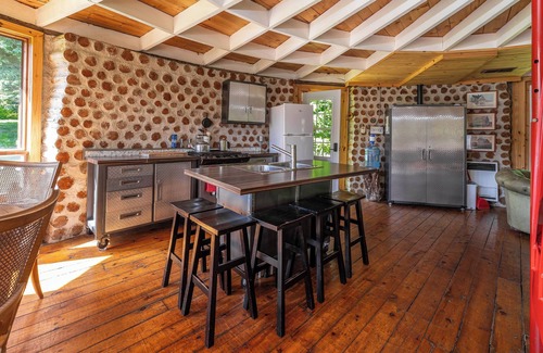 Mauricie House | Perfect Group Getaway | Outdoor Adventure, Water Activities & National Park