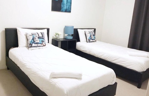 Nikenbah House | Perfect Group Stay In Hervey Bay - Sleeps Up To 12 People ❤️❤️❤️ Don't Miss Out!