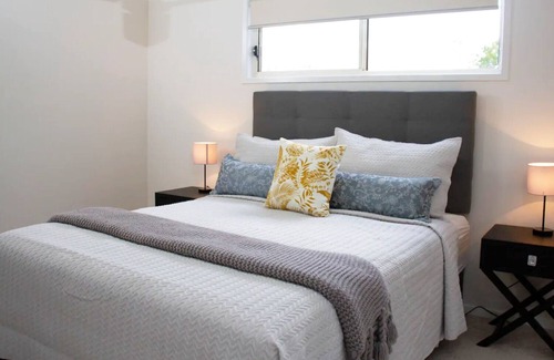 Nikenbah House | Perfect Group Stay In Hervey Bay - Sleeps Up To 12 People ❤️❤️❤️ Don't Miss Out!