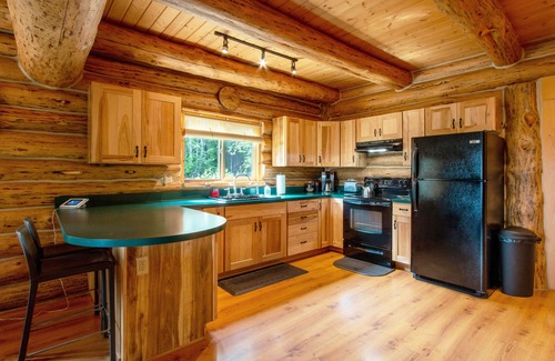 Stevenson House | Perfect Haven in the Woods Near Stevenson