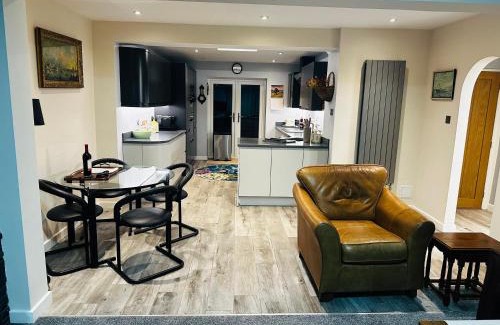 New Forest District House | Perfect holiday Home from Home , three bedroom house for 5 guests