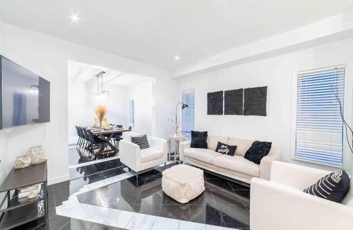 Hamilton House | Perfect HOME away from HOME !