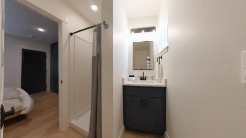 Coeur d'Alene Apartment | Perfect Home Base Stylish Studio Near Lake CDA And Downtown Attractions