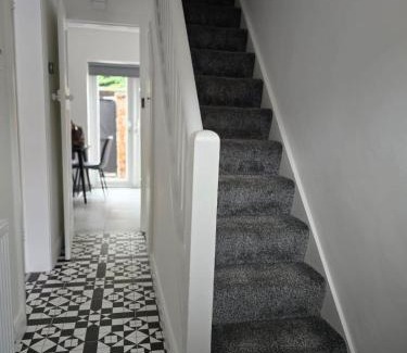 Ormeau House | Perfect home from home, Heart of Belfast Sleeps 6