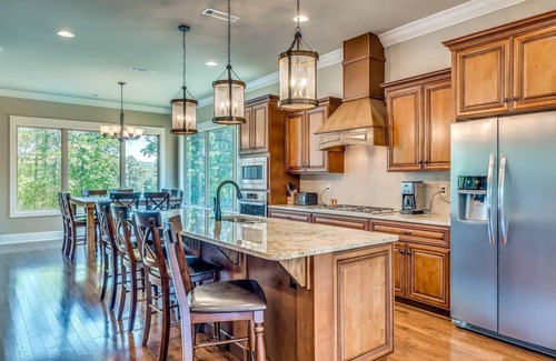 Sand Ridge House | Perfect House For Groups - 4 Suites, 8 Beds, 5 TVs