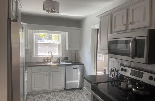 North Kessler Manor House | Perfect house that’s located in the heart of Indy!