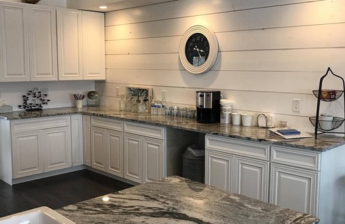 Elmira Other | Perfect hub for fun! Beautiful 3,000 sf. Open Concept Farmhouse