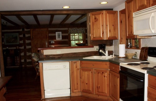 Millwood Cabin | Perfect Hunt Box in Clarke Co. Minutes to Upperville and Middleburg.