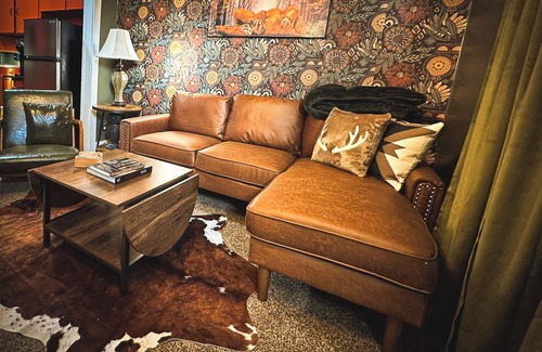 Russell Apartment | Perfect Hunters Den-1 Bed/1Bath/Deck-Close to Main Street-Russell KS