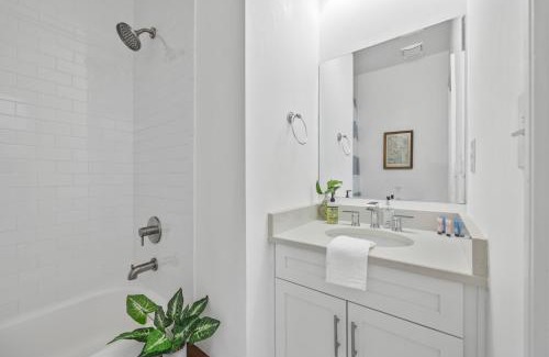 Reynoldstown House | Perfect In-Town location! KINGbed, BBQ and Parking