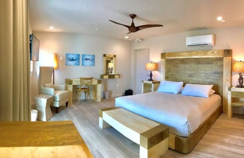 Islamorada Hotel | Perfect Island Getaway! 2 Studio w/Kitchen & Resort amenities - Onsite Parking!
