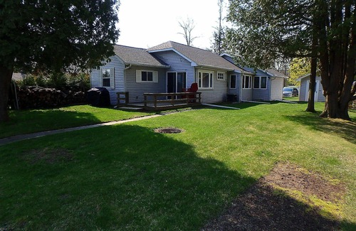 Suring Cottage | Perfect Kelly Lake Getaway 45 minutes North of Green Bay!