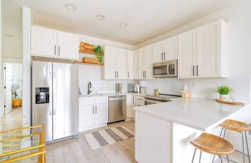 Hosford-Abernethy House | Perfect Ladd's Addition Loft - Breweries & Bars