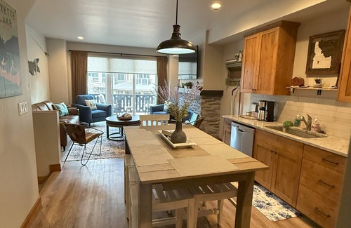 McCall Condo | Perfect Lake/Mountain Escape Condo