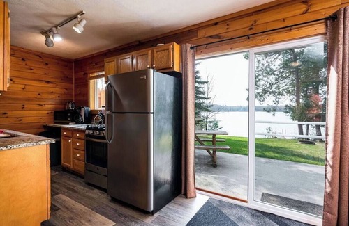 Interlochen Cabin | Perfect Lakefront Family Cabin, 2 Kayaks Included!