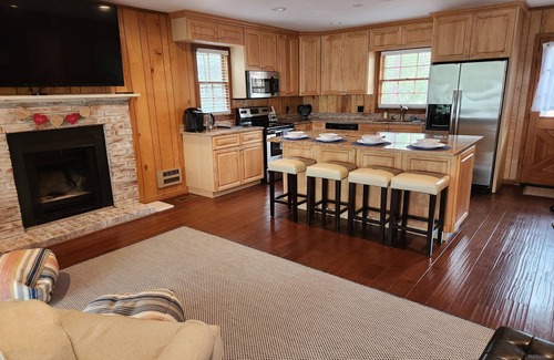 Martin House | Perfect Lakeside Retreat!
