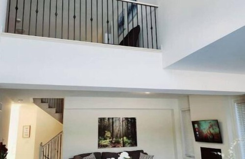 Wasaga Beach House | Perfect Large 4 bedroom 3 bathroom, Blue Mountain, Wasaga Beach Loft resort!